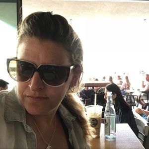 Meet your Posher, Caroline